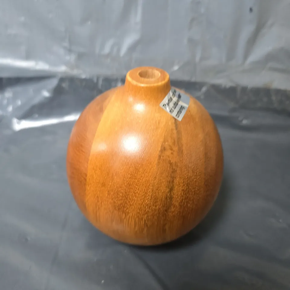 ACACIA BUD VASE