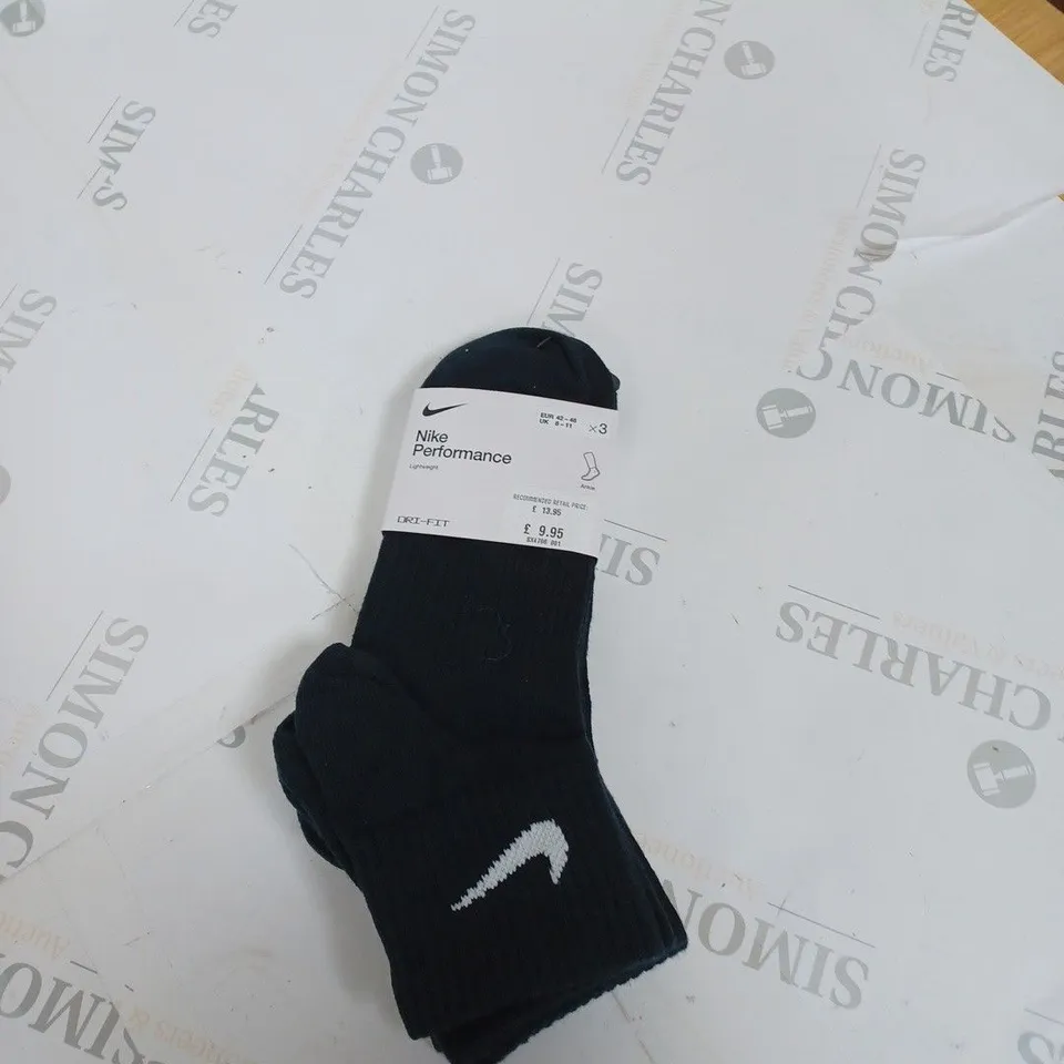 MENS NIKE SOCKS 3 PAIRS SIZE 8-11