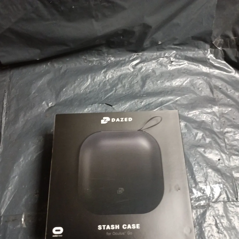 BOX OF APPROXIMATELY 10 STASH CASES FOR OCULUS GO