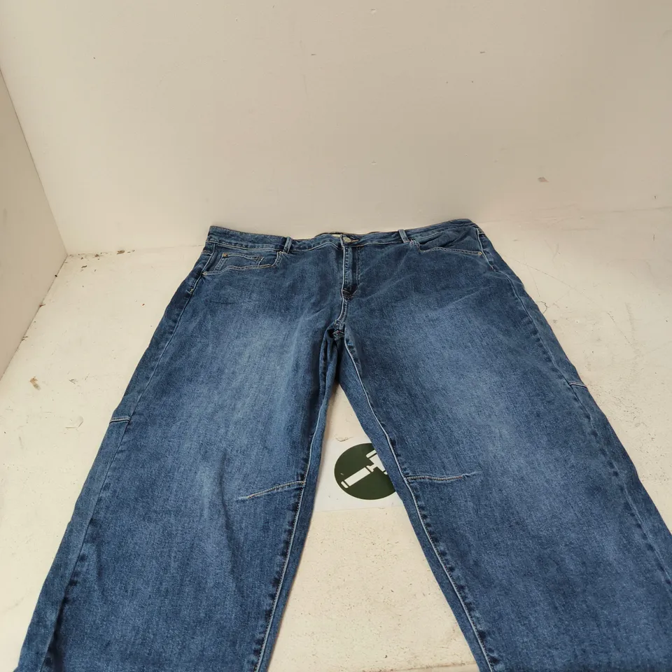 BOX OF APPROXIMATELY 20 ASSORTED CLOTHING ITEMS TO INCLUDE: JD WILLIAMS JEANS