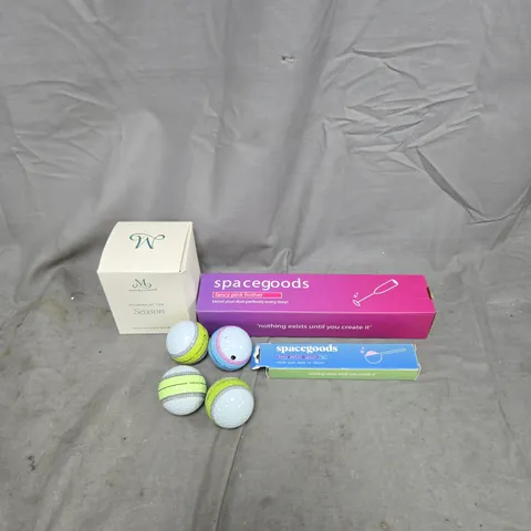 APPROXIMATELY 12 ASSORTED HOUSEHOLD ITEMS TO INCLUDE GOLF BALLS, BAUBLE, PINK FROTHER, SPACEGOODS SPOON ETC