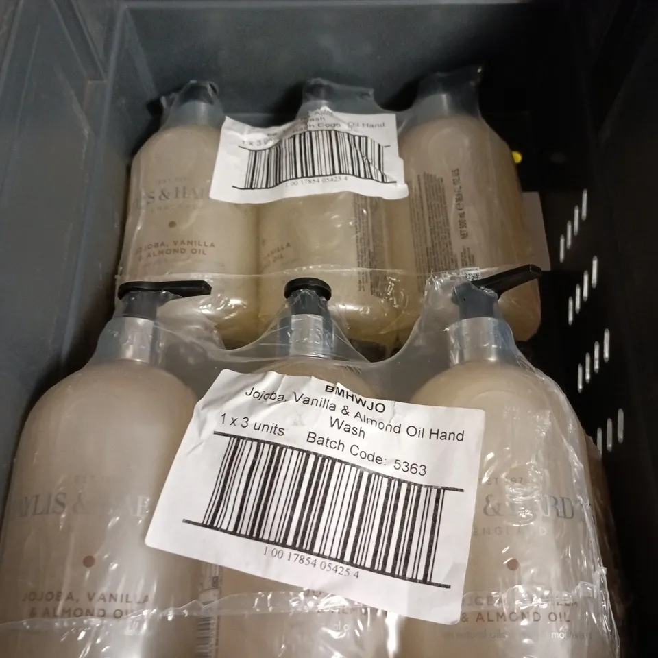 LOT OF 12 OF BAYLIS AND HARDING LUXURY HAND WASH 500ML PER BOTTLE