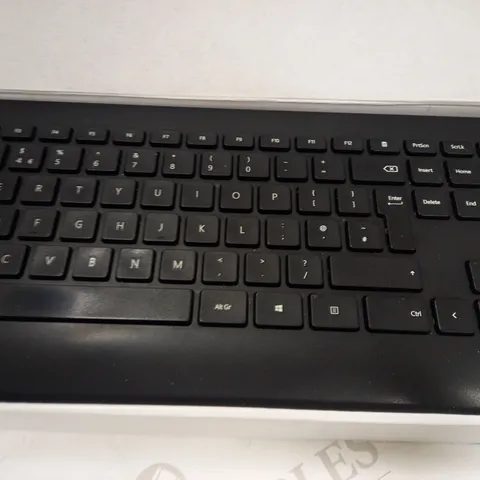 MICROSOFT WIRELESS 900 KEYBOARD 