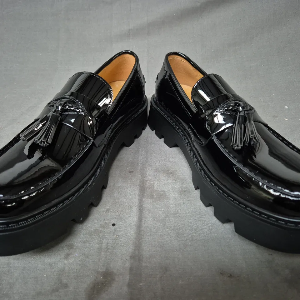 BOXED PAIR OF UNBRANDED CHUNKY LOAFERS IN BLACK SIZE EU 40