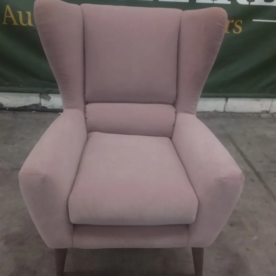 QUALITY BRITISH DESIGNER LOUNGE CO. FLOYD CHAIR ASHEN ROSE FABRIC