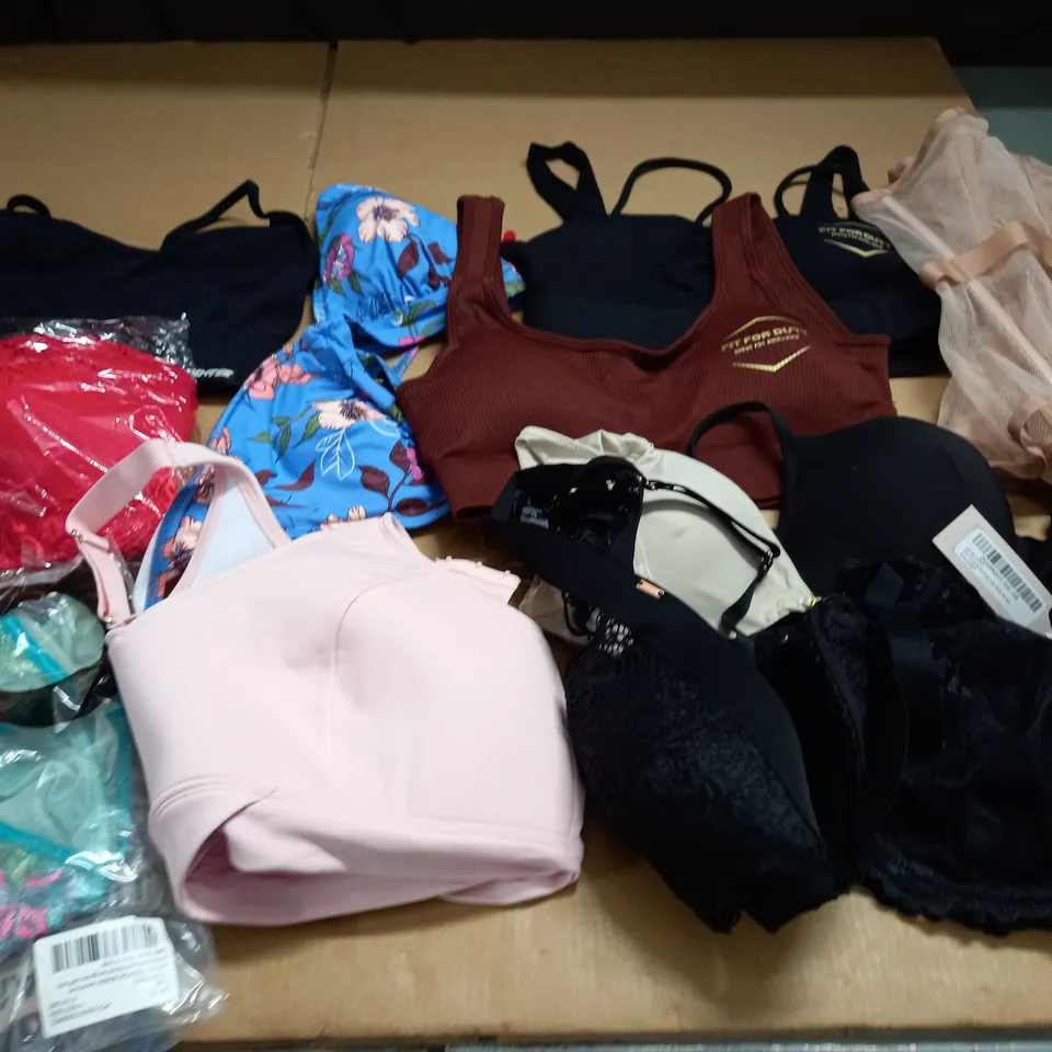 LOT OF ASSORTED BRAS IN VARIOUS SIZES