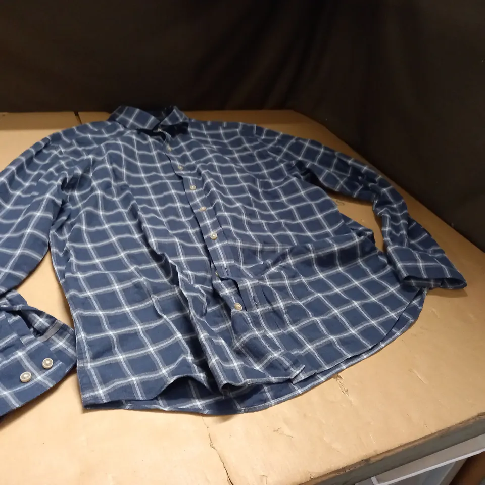BLUE/GREY CHEGUARED CHARLESTYRWHITT SHIRT XL