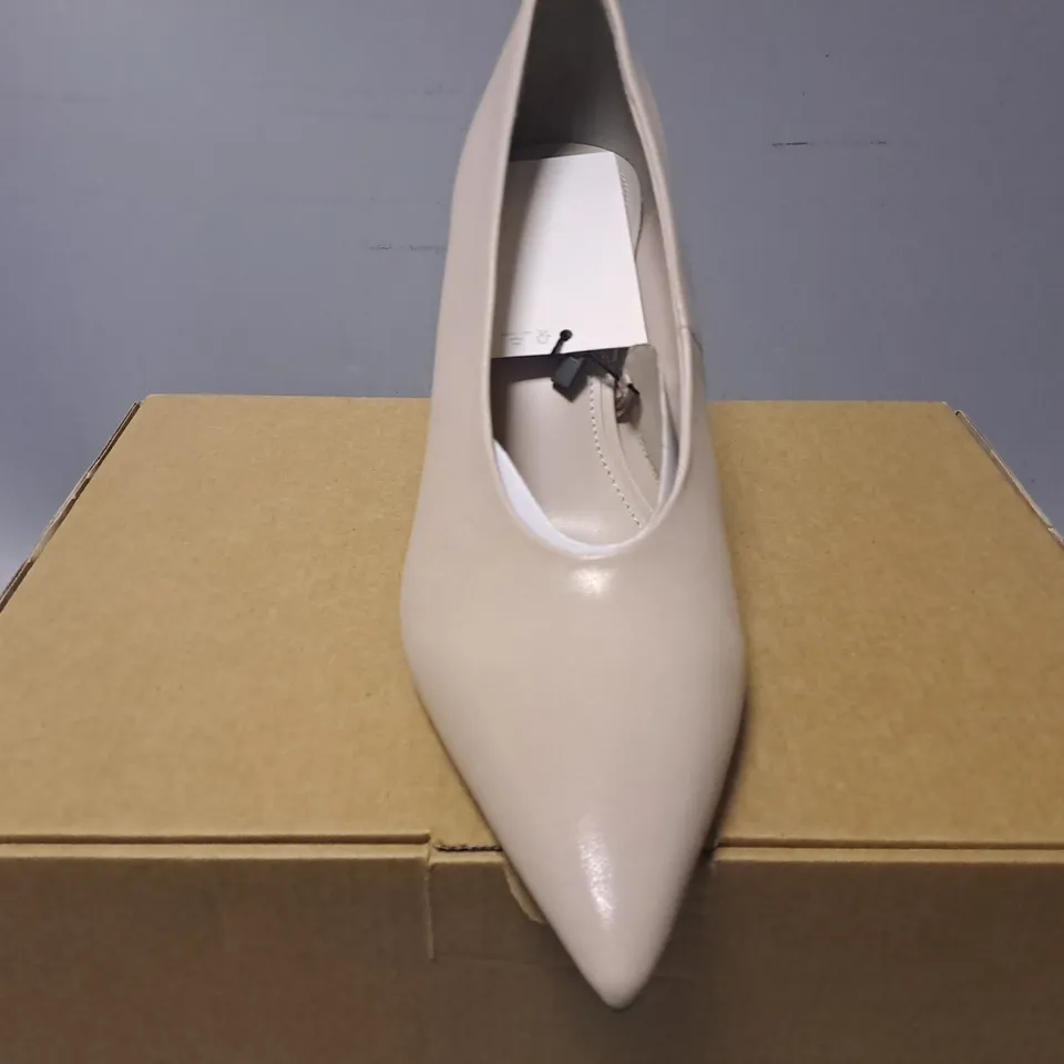 BOXED MNG ZAPATO NAVA CREAM HIGH HEELS - SIZE 40 