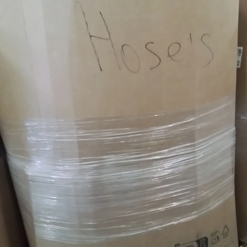 PALLET CONTAINING A LARGE QUANTITY OF HOSES