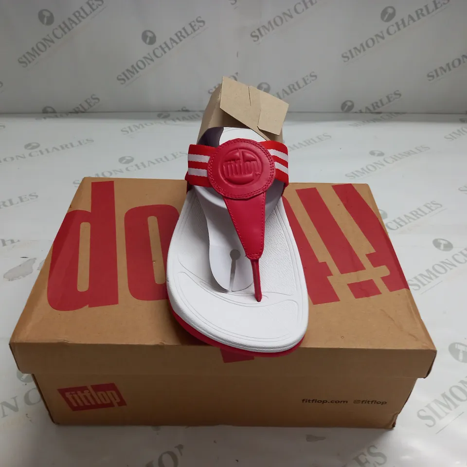 BOXED FITFLOP WALKSTAR TOE-POST SANDALS SIZE 7