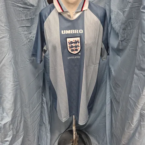 UMBRO ENGLAND FOOTBALL SHIRT – MEN'S MEDIUM (UK M)