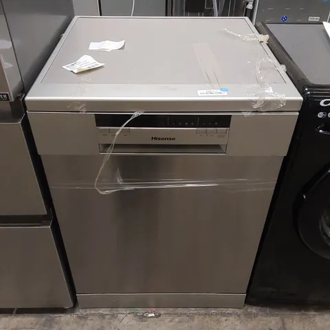 HISENSE HS60240XUK FREESTANDING STANDARD DISHWASHER 