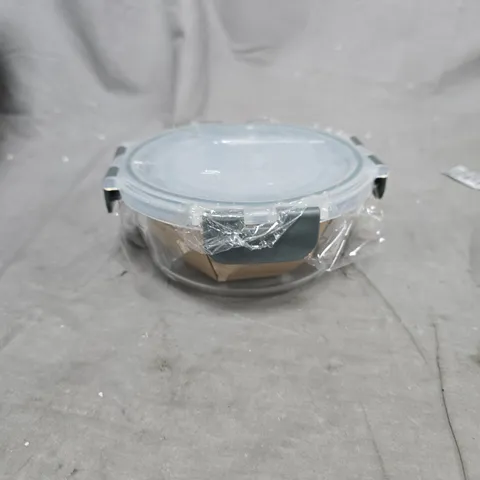 TOTE OF APPROXIMATELY 8 ASSORTED GLASS/CERAMIC ITEMS TO INCLUDE: GLASS STORAGE CONTAINER AND ANTHROPOLOGIE PLATE 