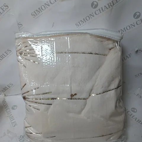OUTLET JM BY JULIEN MACDONALD ART DECO REVERSIBLE FAUX FUR THROW - IVORY 