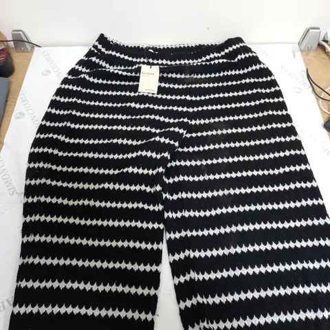 RIVER ISLAND STUDIOS RELAXED PANTS IN BLACK WITH WHITE STRIPES - UK 18