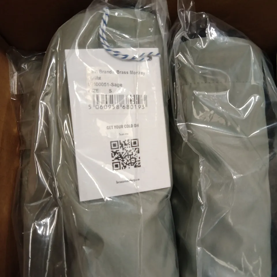 BOX OF APPROXIMATELY 13 x BRAND NEW BRASS MONKEY DIP MATS - SAGE // SIZE: S