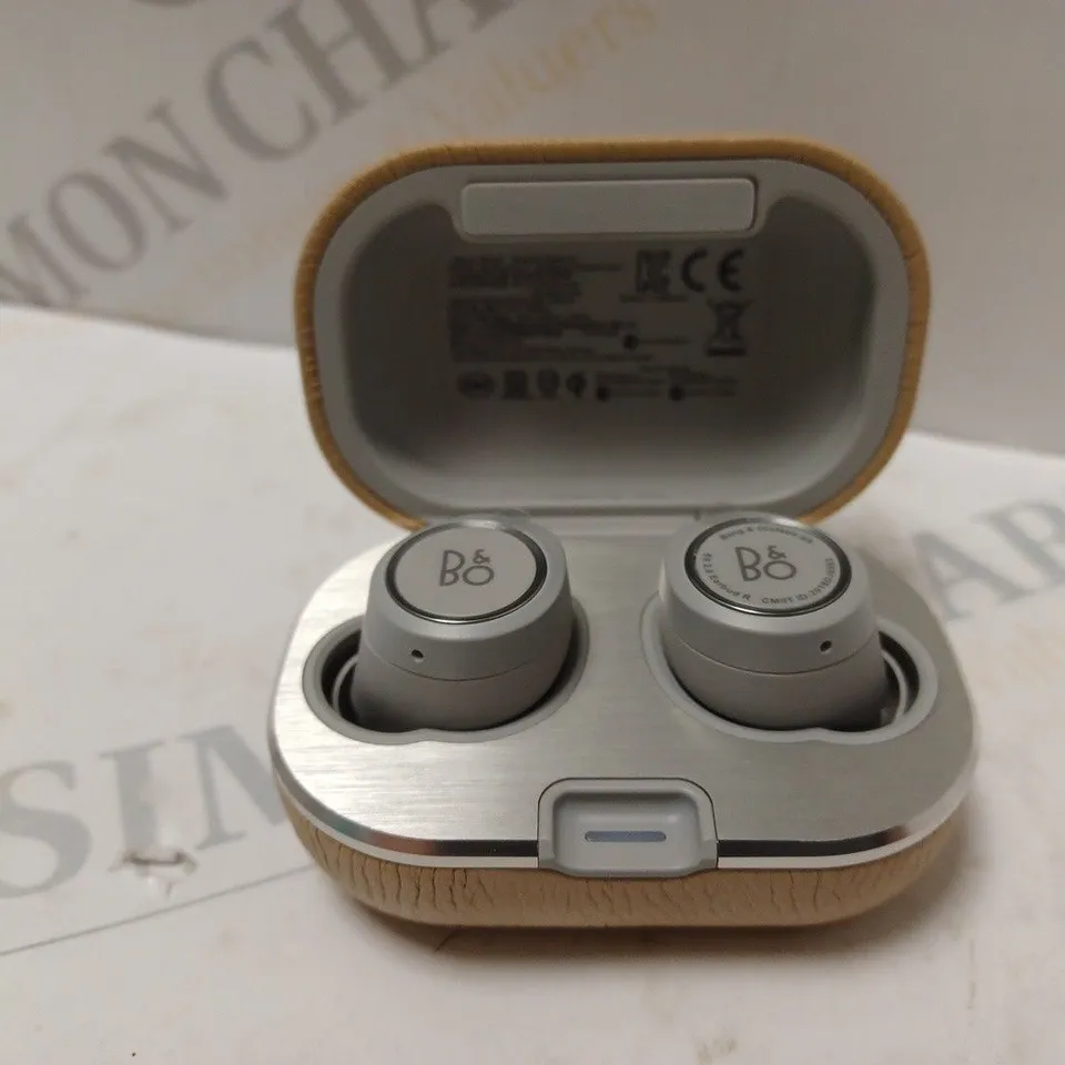 BOXED BEOPLAY E8 2.0 NATURAL EARBUDS