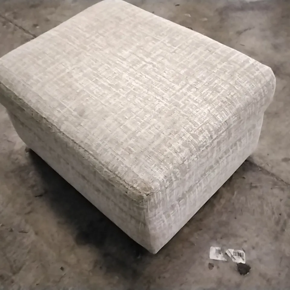 QUALITY BRITISH DESIGNED & MANUFACTURED G PLAN CHADWICK FOOTSTOOL SHORE OATMEAL FABRIC