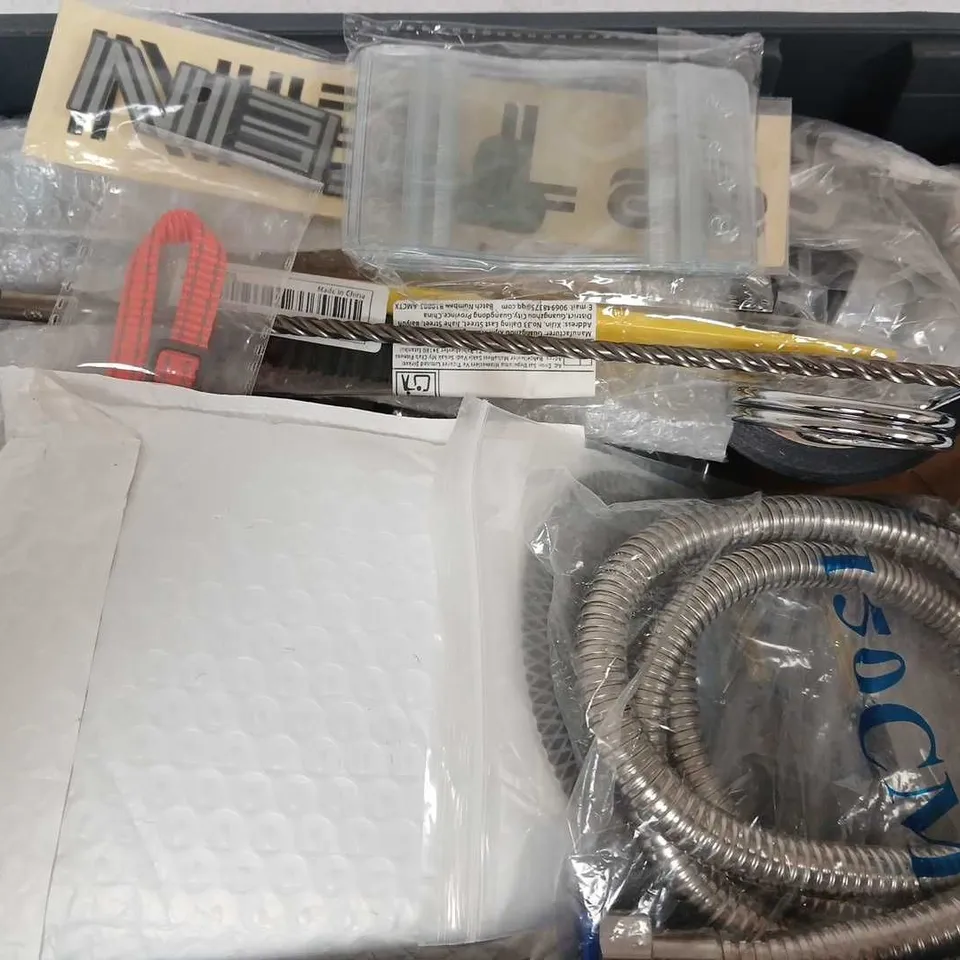APPROXIMATELY 15 ASSORTED HOUSEHOLD ITEMS TO INCLUDE YARN, FRONT PLATE, WATER PIPE, ETC