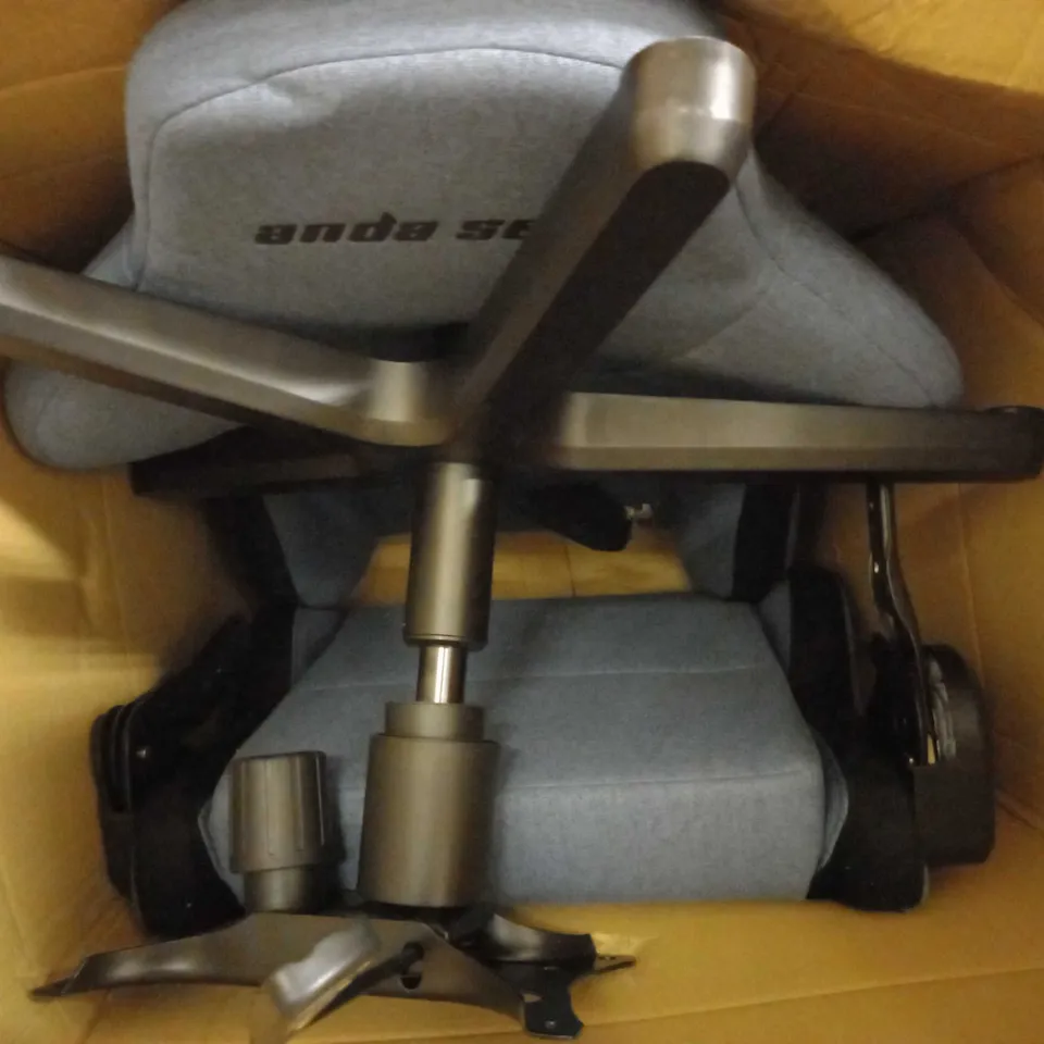 ANDA SEAT OFFICE CHAIR (LIGHT BLUE)