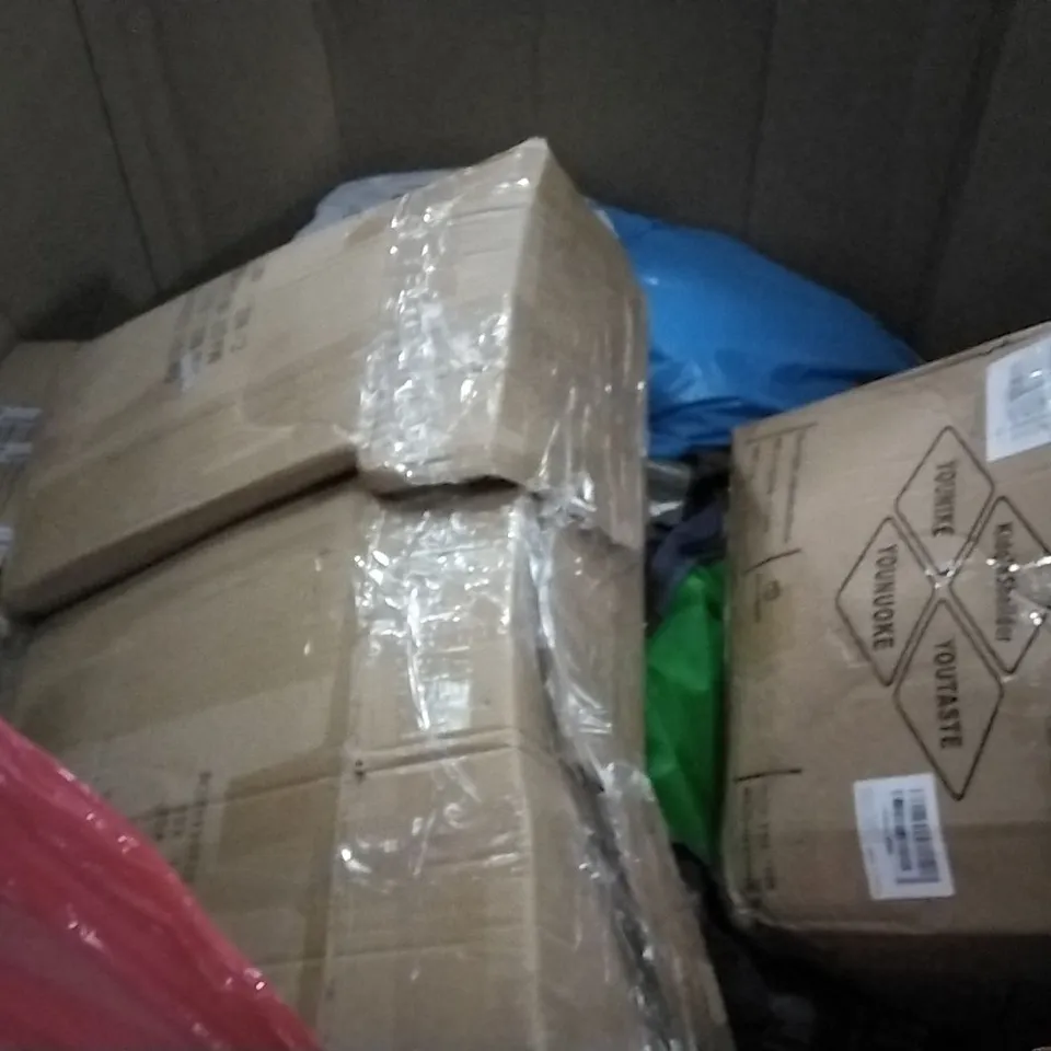 PALLET OF ASSORTED ITEMS INCLUDING WOLFWISE POPUP TENT, EXPANDABLE SHELVES WARDROBE, TURNOUT RUG NO NECK COVER