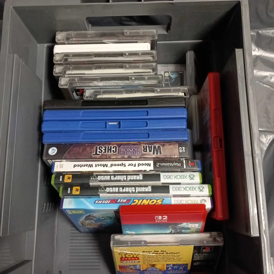 MIXED BOX OF VARIOUS VIDEO GAMES(UNTESTED) 