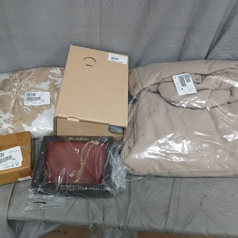 APPROXIMATELY 12 ASSORTED ITEMS TO INCLUDE ASHWOOD LEATHER PURSE, READERS GLASSES, RL JACKET, ETC