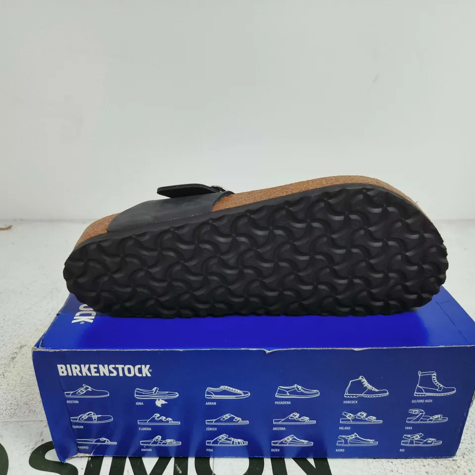 BIRKENSTOCK GIZEN BIG BUCKLE UK 7 BOXED