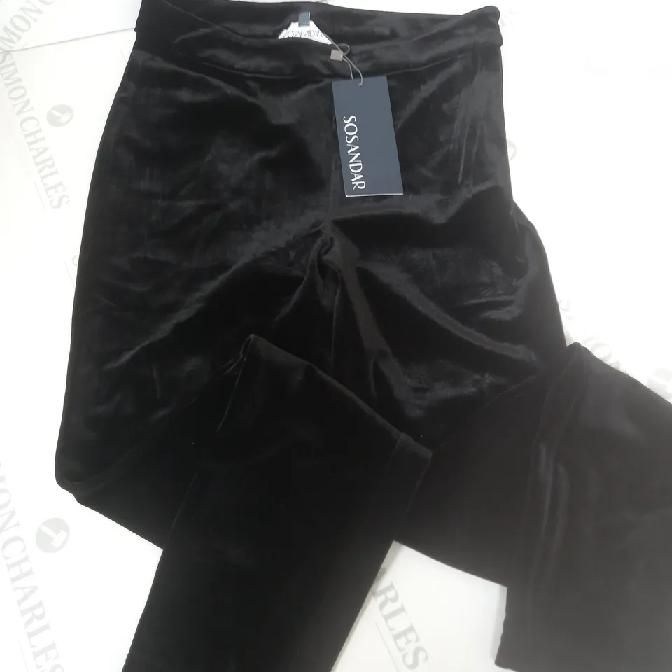 SOSANDAR SHORT LEG LUXE VELVET LEGGING - 6S