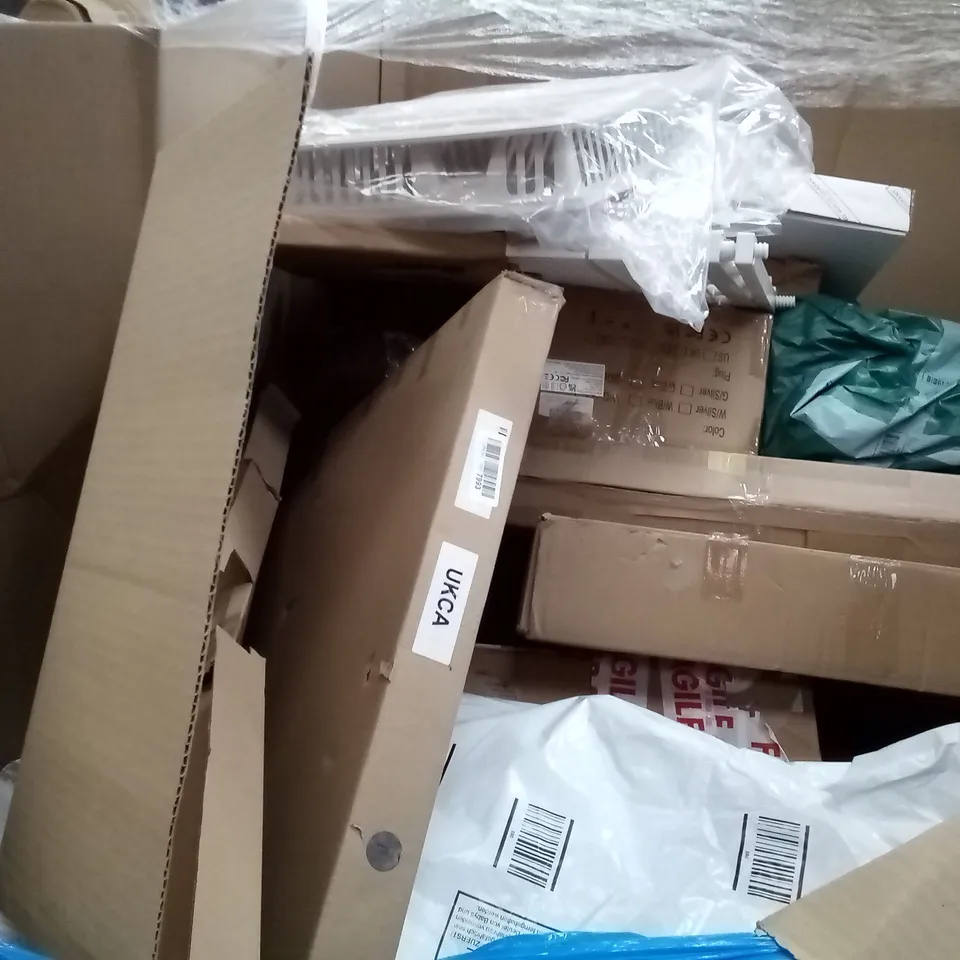 PALLET OF ASSORTED ITEMS INCLUDING HANSONG HOLLYWOOD MAKEUP MIRROR, ARTIFICIAL TURF RAKE, OLARHIKE DOUBLE HIGH AIR MATTRESS, CECOTEC TOASTER OVEN, CONVECTOR HEATER 