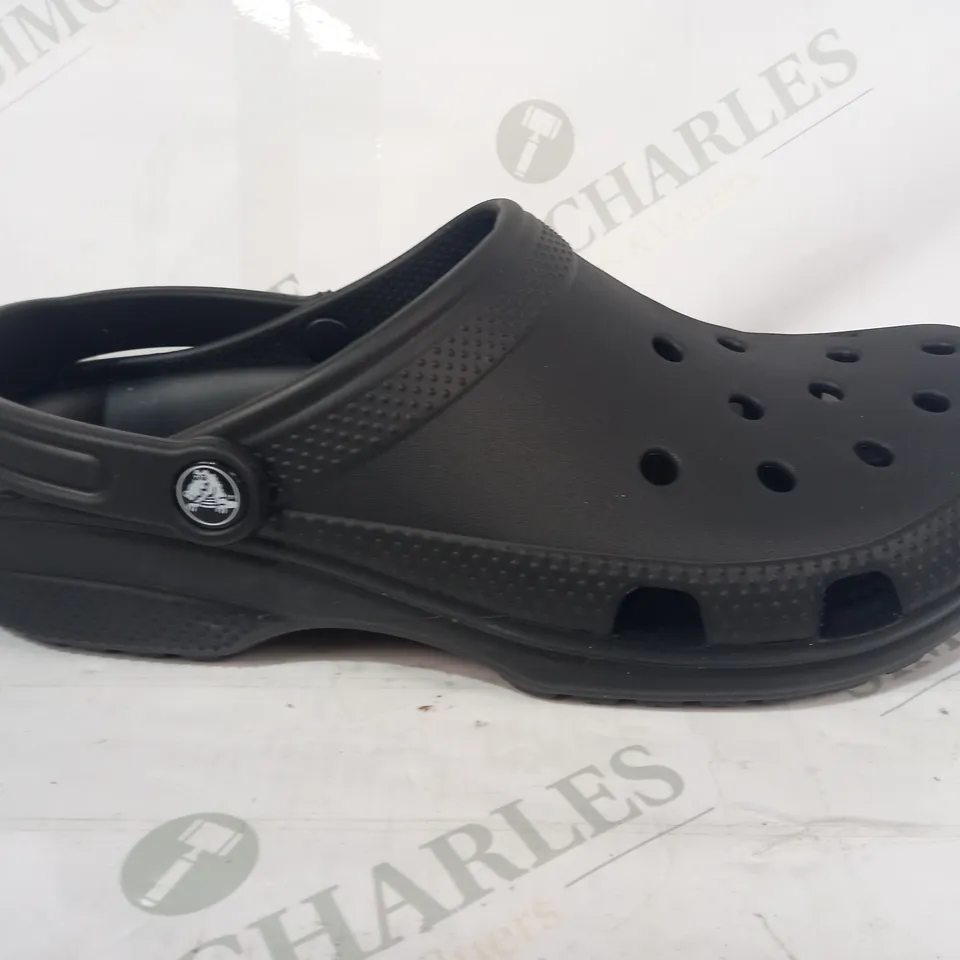 PAIR OF CROCS CLASSIC CLOGS IN BLACK UK SIZE M10/W11