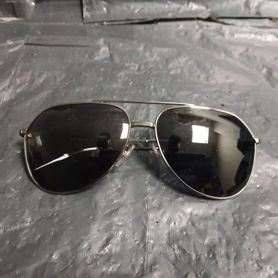 DOLCE & GABBANA SUNGLASSES – AVIATOR METAL FRAME (CASE INCLUDED)