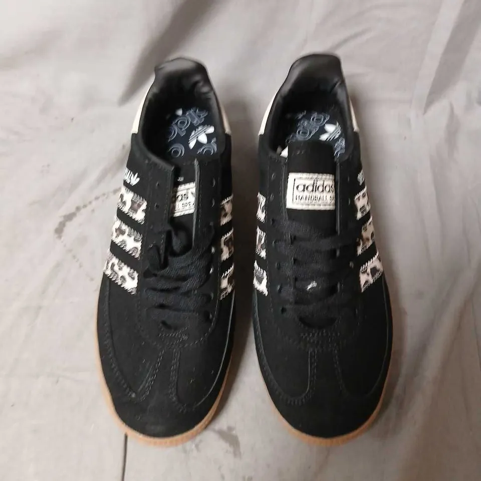 ADIDAS HANDBALL SPEZIAL SNEAKERS – BLACK, GUM SOLE, UK 5