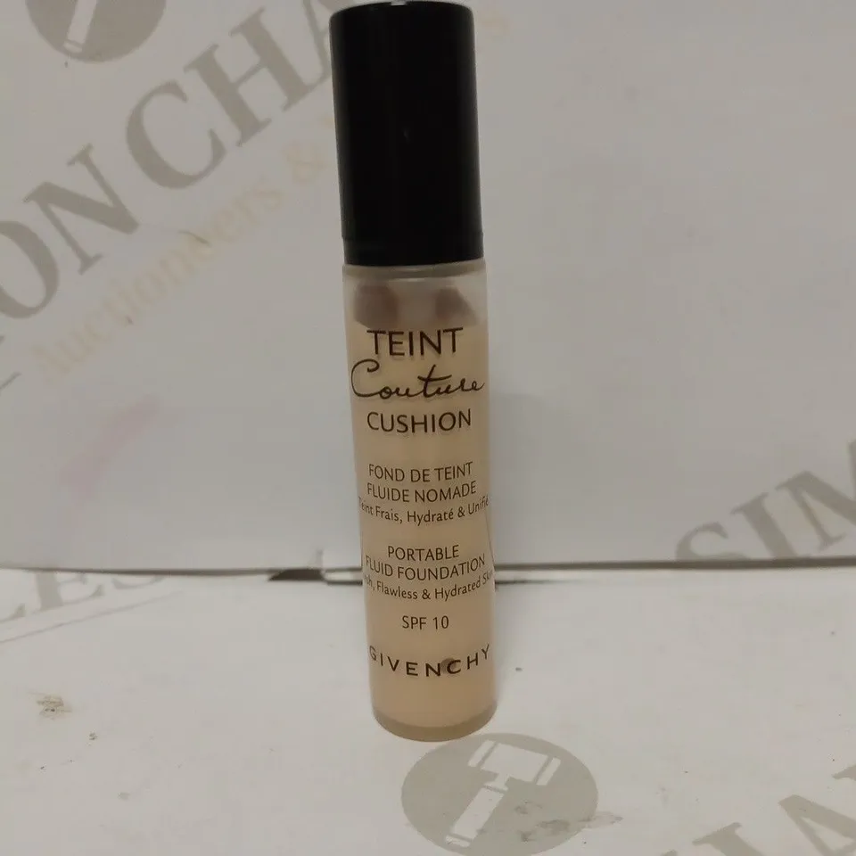 LOT OF APPROXIMATELY 12 GIVENCHY TEINT COUTURE CUSHION PORTABLE FLUID FOUNDATION - FRESH SAND 3