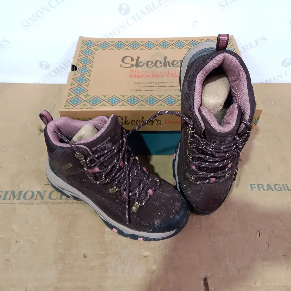 BOXED PAIR OF SKECHERS - SIZE 5
