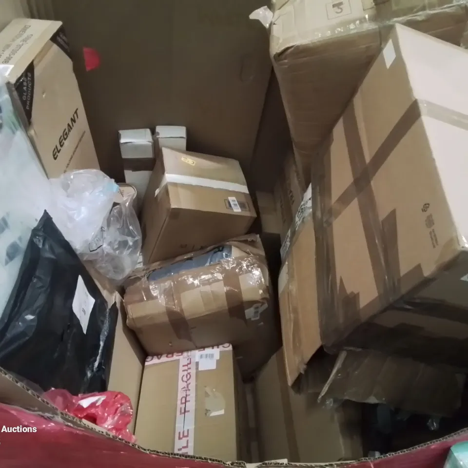 PALLET CONTAINING VARIOUS ASSORTED BOXED HOUSEHOLD ITEMS TO INCLUDE: PROFESSIONAL FOOD BLENDER, PLAYPEN, RETRACTABLE SAFETY GATE, PANEL HEATER AND LOTS MORE UNMARKED BOXED ITEMS 