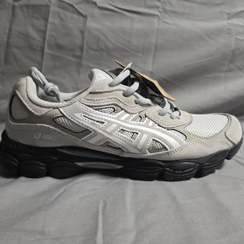 UNBOXED PAIR OF ASICS GLACIER GREY TRAINERS - UK SIZE 9