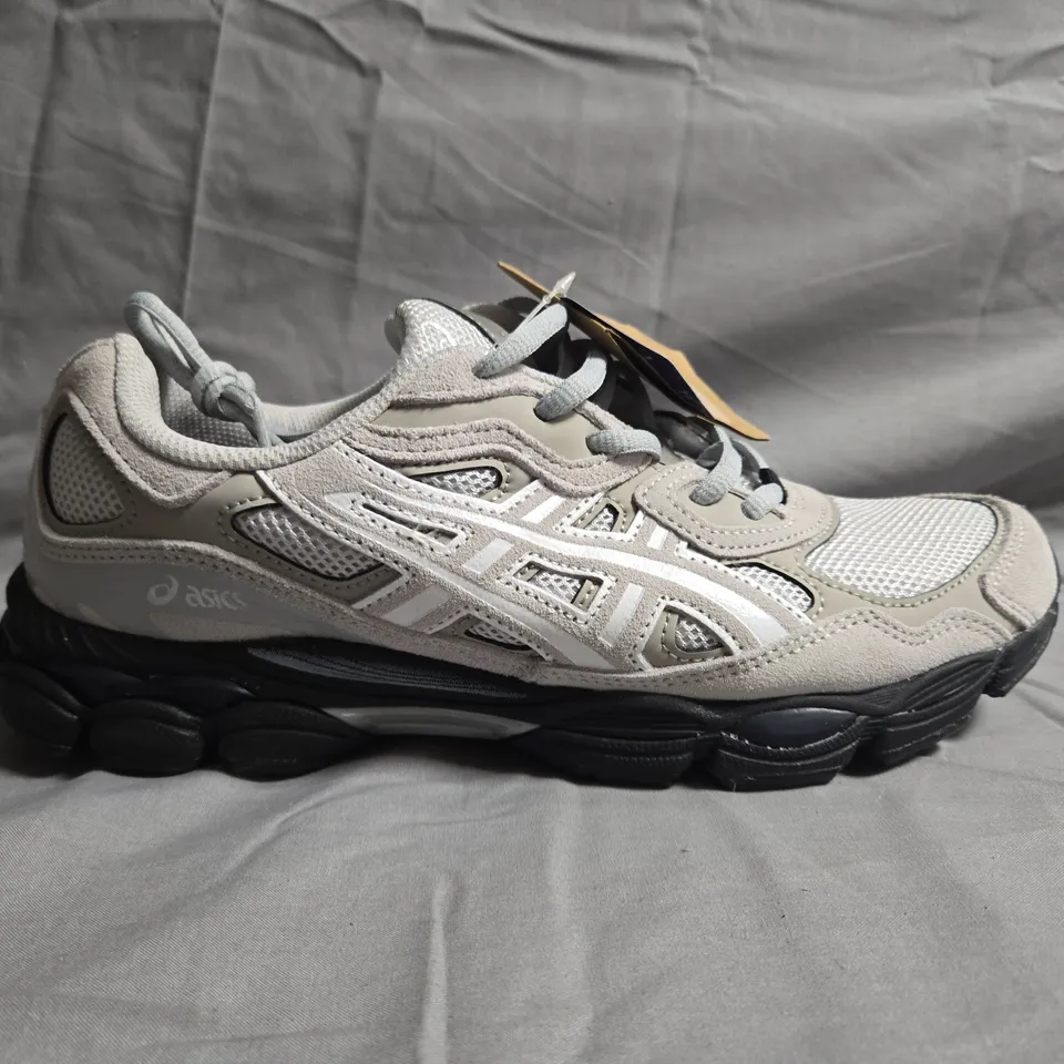 UNBOXED PAIR OF ASICS GLACIER GREY TRAINERS - UK SIZE 9