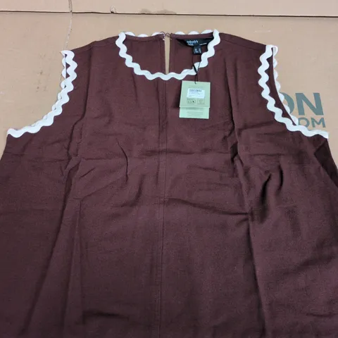 NOBODY'S CHILD BROWN SLEEVELESS TOP WITH WHITE RICK RACK TRIM – UK 14 (EU 42, US 10)