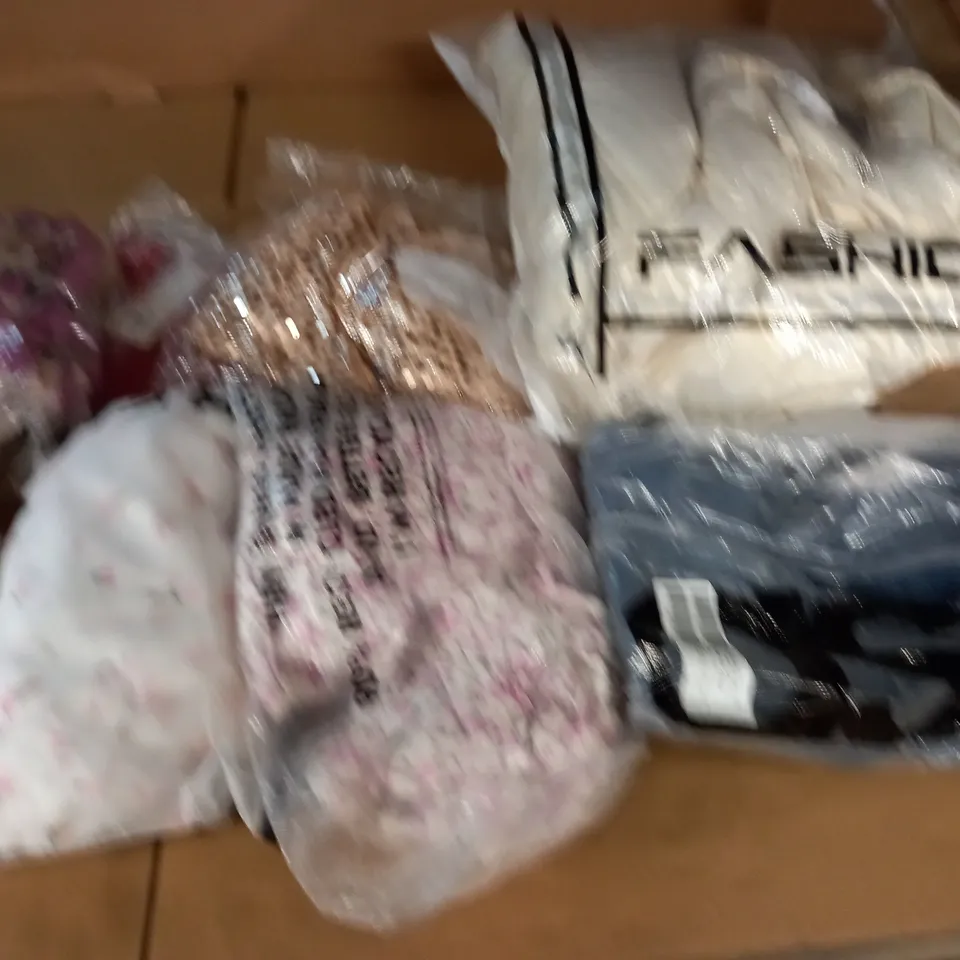 LARGE QUANTITY OF ASSORTED BAGGED CLOTHING ITEMS TO INCLUDE SHEIN, H&M AND ASOS