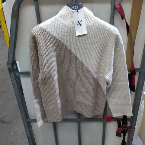 BOX OF APPROXIMATELY 25 ASSORTED CLOTHING ITEMS TO INCLUDE: TURTLENECK JUMPER AND TRAVEL PILLOW