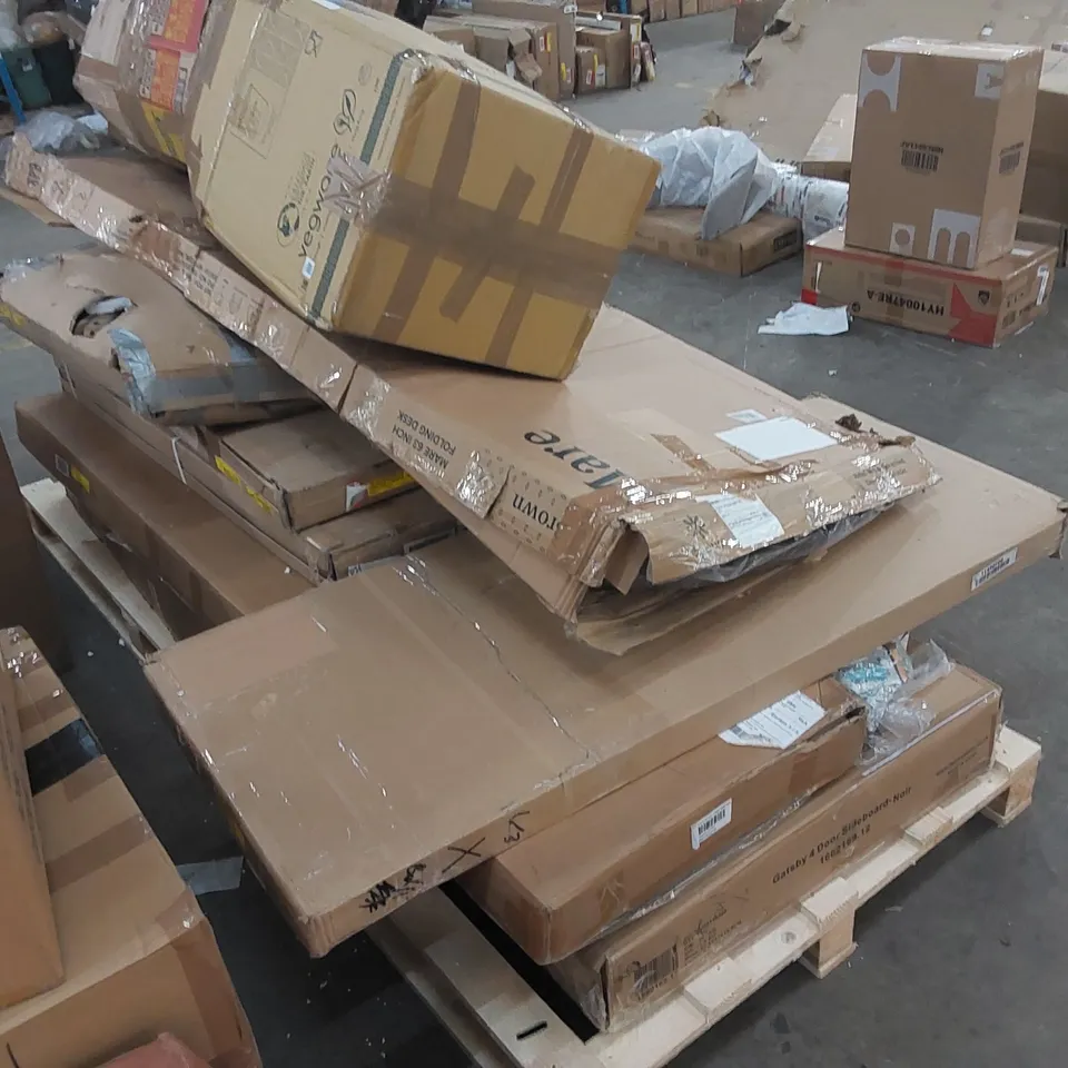 PALLET OF ASSORTED FURNITURE PARTS 