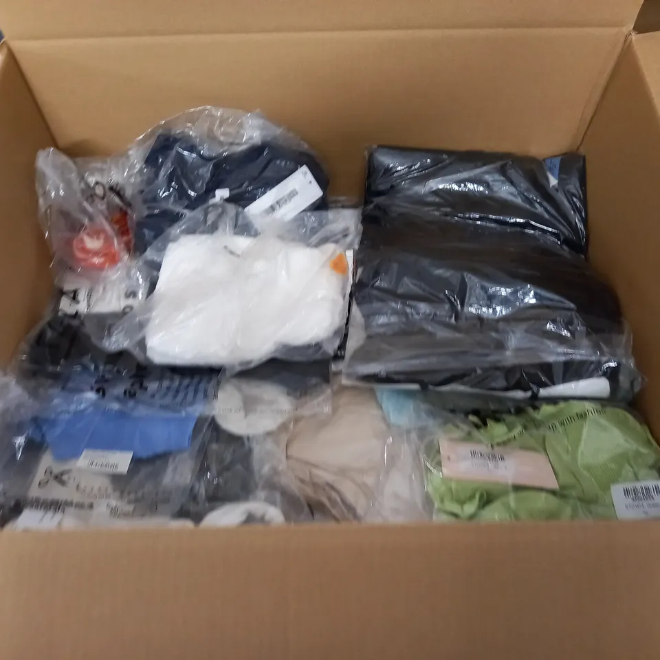 LARGE QUANTITY OF ASSORTED BAGGED CLOTHING ITEMS TO INCLUDE IN THE STYLE, H&M AND DOROTHY PERKINS