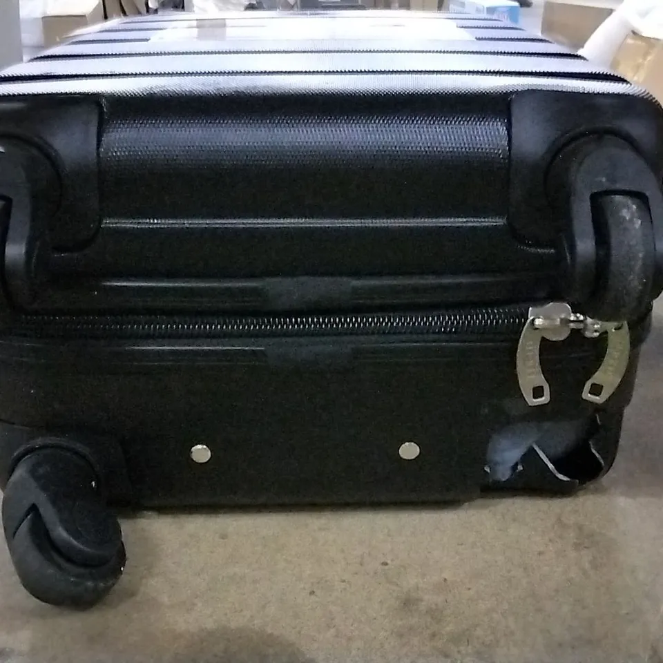 BOXED FLIGHT KNIGHT BLACK SUITCASE