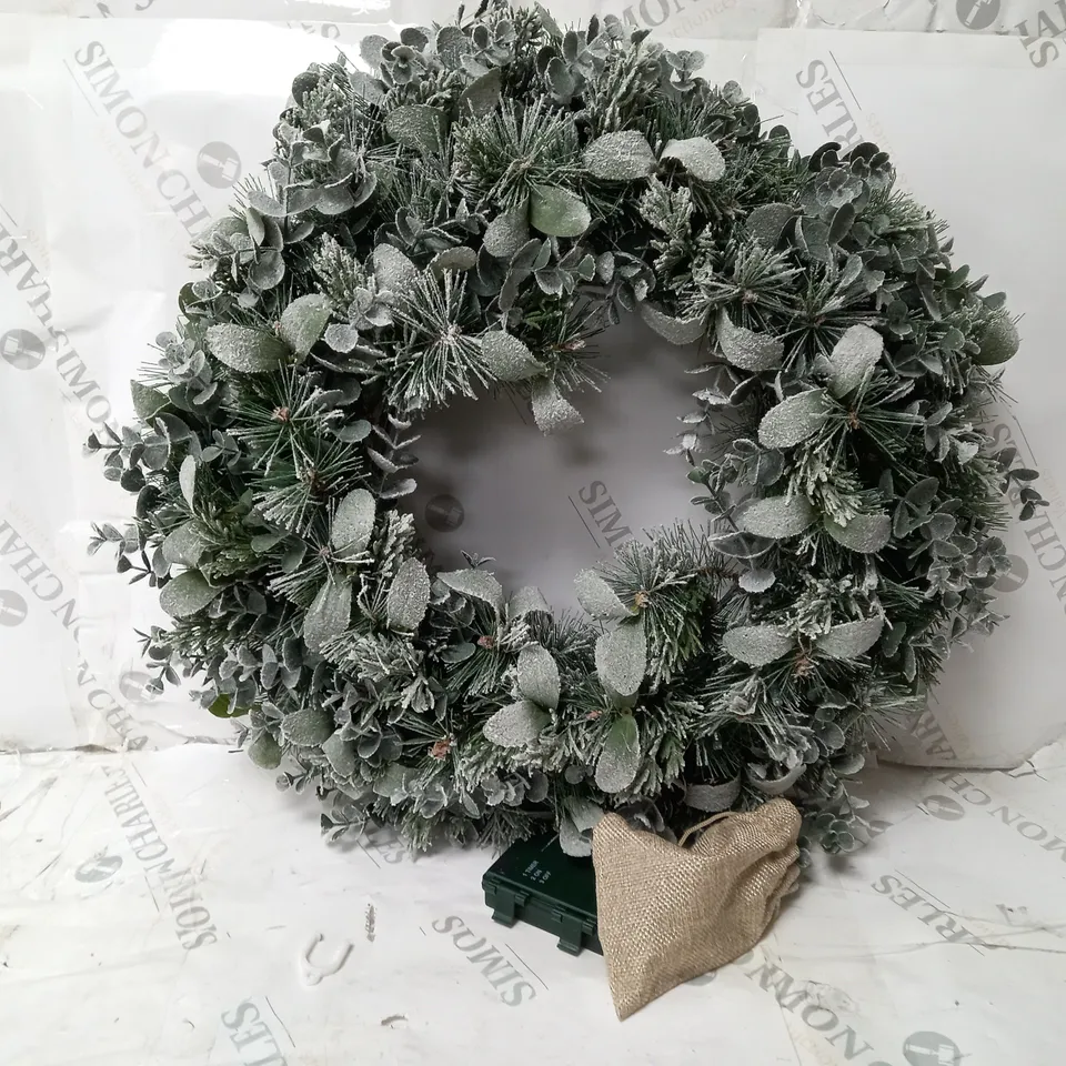 BOXED K BY KELLY HOPPEN COTSWOLDS CHOICE OF PRE-LIT GREENERY CHRISTMAS DECORATION