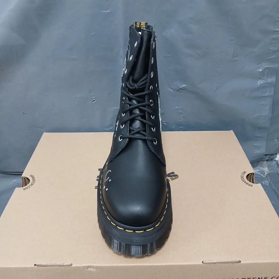 BOXED PAIR OF DR MARTENS JADON CM BOOTS IN BLACK - 10