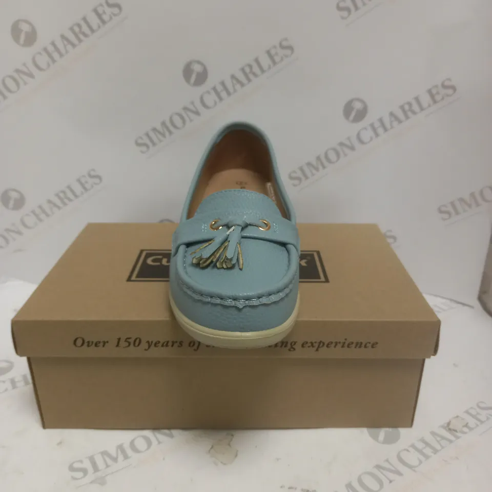 BOXED PAIR OF CUSHION WALK TASSLE LOAFERS IN BLUE - SIZE 7