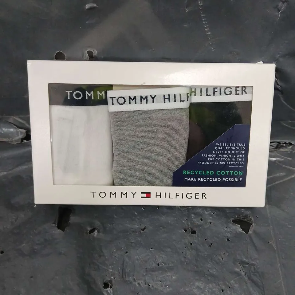 BOXED TOMMY HILFIGER THONG TRIO PACK - L 