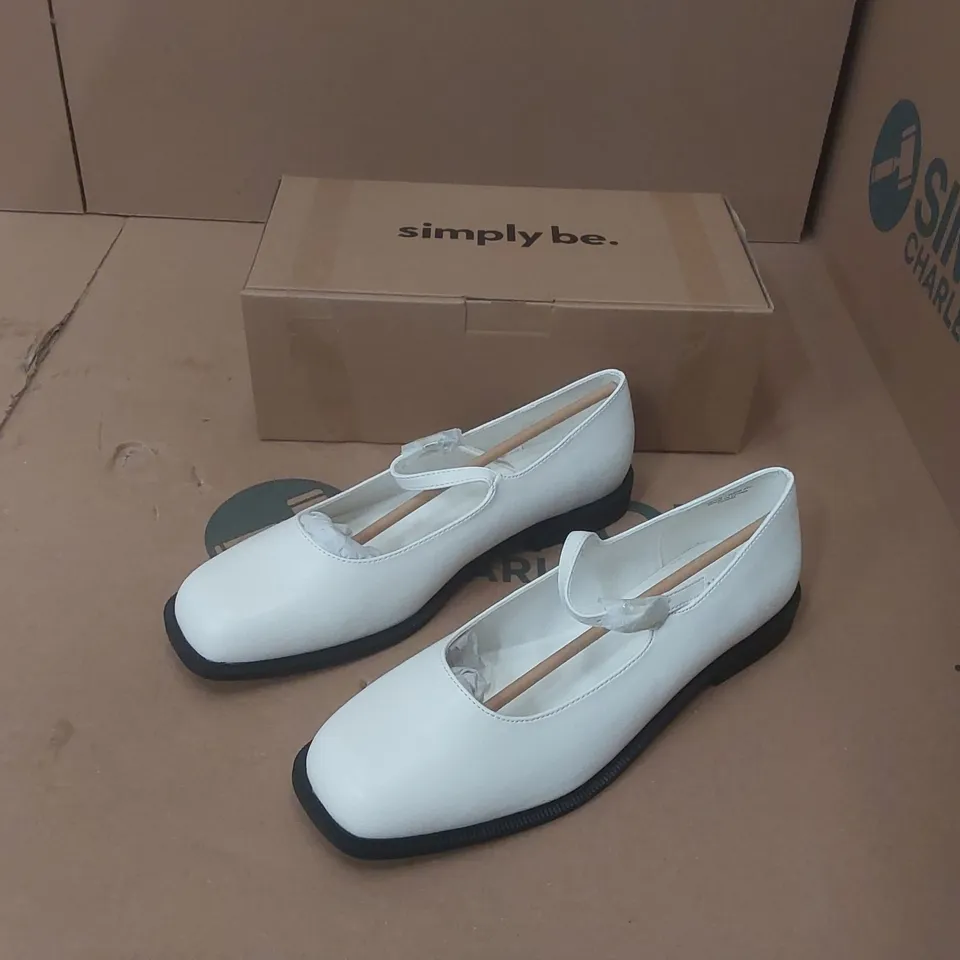 BOX CONTAINING APPROXIMATELY 7x BRAND NEW SIMPLY BE ECRU BROOKE WIDE SHOES - SIZE 7