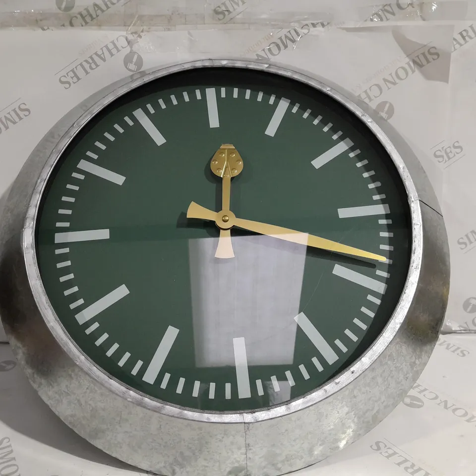 BOXED LARGE OUTDOOR GALVANISED STEEL CLOCK - GREEN FACE